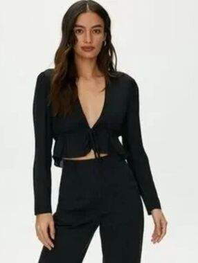Aritzia Sunday Best Black Long-Sleeve Tie-Front Crop Top Size S